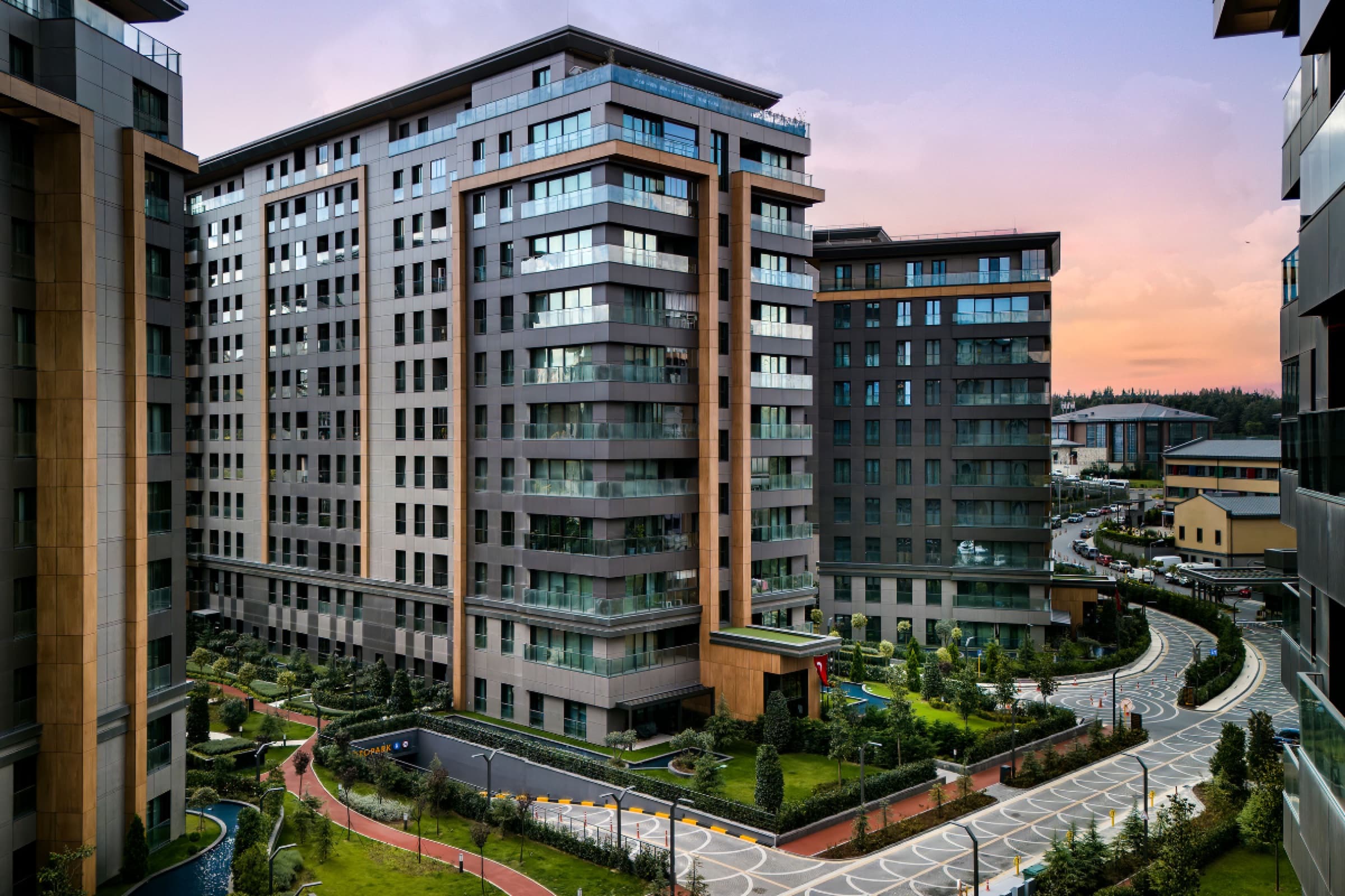 Landscaped grounds within the Çamlıvadi development, Kağıthane